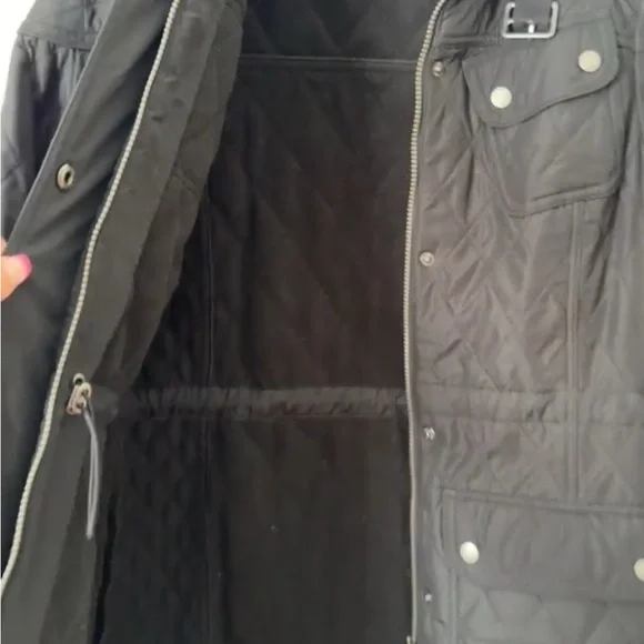 Barbour Quilted Utility Jacket in Black - Picture 6 of 6